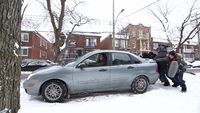 Bye bye McSween Mobile / Acheter un condo, un bon investissement? / De banquier à boulanger