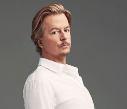 image-https://media.senscritique.com/media/000018728940/0/lights_out_with_david_spade.jpg