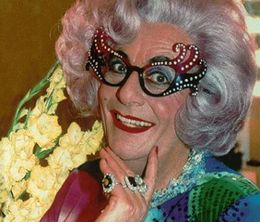 image-https://media.senscritique.com/media/000018769168/0/dame_edna_s_neighbourhood_watch.jpg