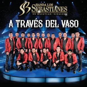 A través del vaso