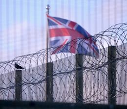 image-https://media.senscritique.com/media/000018818118/0/Inside_Prison_Britain_Behind_Bars.jpg