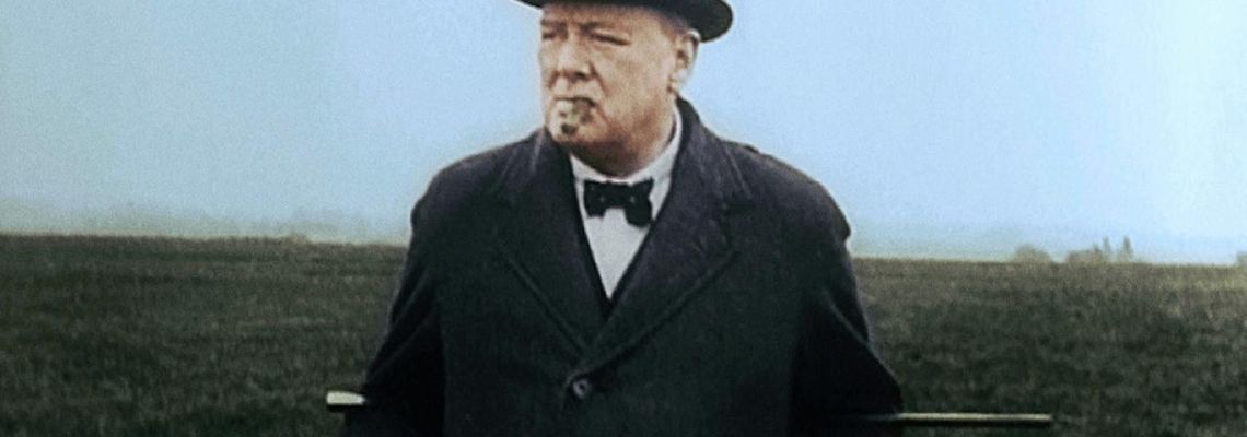 Cover Winston Churchill: A Giant in the Century