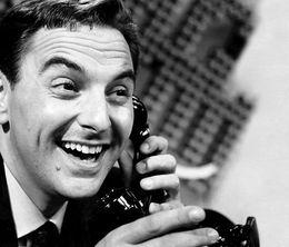 image-https://media.senscritique.com/media/000018933049/0/bob_monkhouse_a_bafta_tribute.jpg