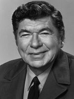 Claude Akins