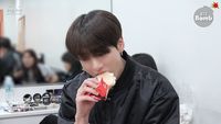How much ice cream did Jung Kook eat?