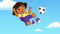 Dora et la coupe d'or de football