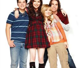 image-https://media.senscritique.com/media/000019299418/0/icarly.jpg