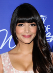 Hannah Simone