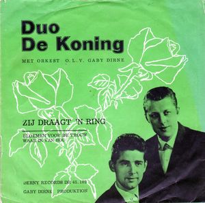 Zij draagt 'n ring / Bloemen voor de vrouw waar ik van hou (Single)