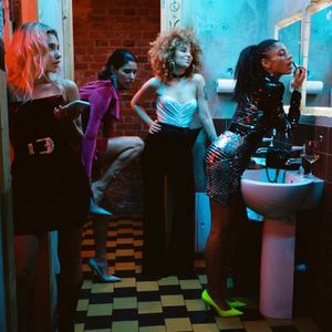 Женщина плачет (Single)