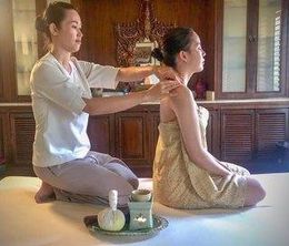 image-https://media.senscritique.com/media/000019556026/0/le_massage_une_tradition_thailandaise.jpg