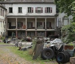 image-https://media.senscritique.com/media/000019688605/0/la_maison.jpg