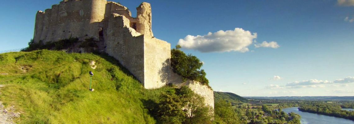 Cover Tales of Irish Castles