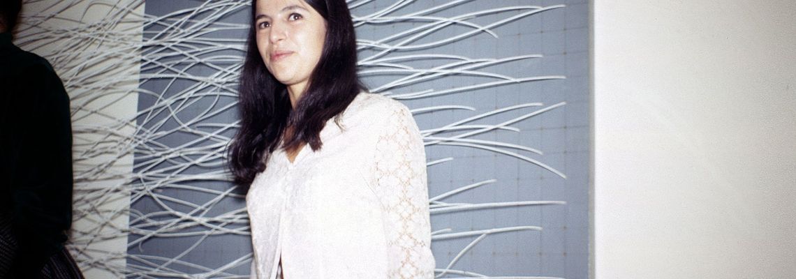 Cover Tracing the Rope: Eva Hesse, Life + Work