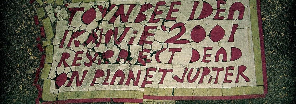 Cover Resurrect Dead: The Mystery of the Toynbee Tiles