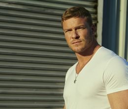 image-https://media.senscritique.com/media/000020442404/0/reacher.jpg