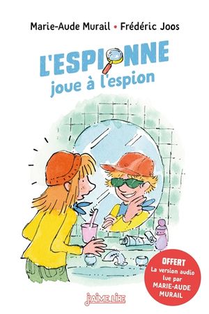 L'espionne joue à l'espion