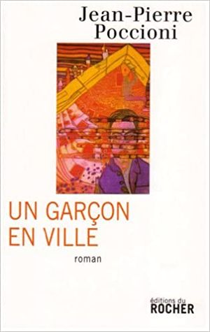 Un garçon en ville