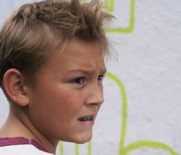 image-https://media.senscritique.com/media/000020673030/0/etre_enfant.jpg