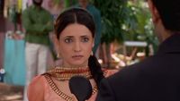 Khushi crashes into Arnav again