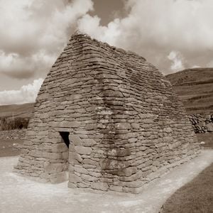 Gallarus Oratory (Single)