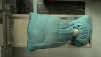 Un corps dans des sacs