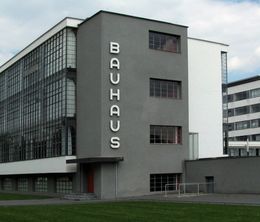 image-https://media.senscritique.com/media/000020991281/0/l_esprit_bauhaus.jpg