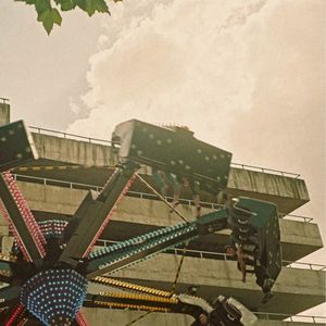 Facade (Single)