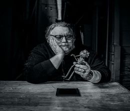 image-https://media.senscritique.com/media/000021077281/0/pinocchio_par_guillermo_del_toro_dans_l_atelier_d_un_cineaste.jpg