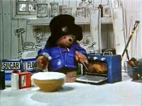 Paddington Bakes a Cake