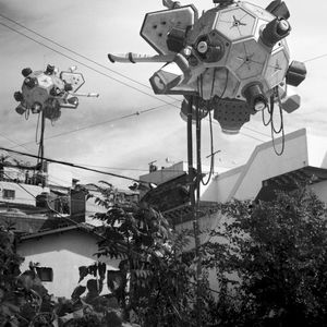 Drones // B