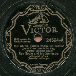 Who Walks in When I Walk Out / Play to Me, Gipsy! (Single)