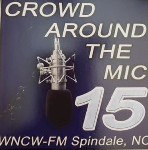 Crowd Around the Mic, Volume 15