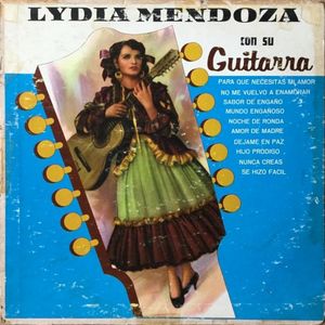 Lydia Mendoza con su guitarra