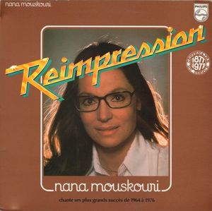 Nana Mouskouri chante ses plus grands succès de 1964 à 1976
