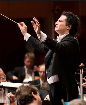 Alain Altinoglu dirige Mozart et Strauss