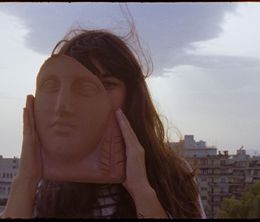 image-https://media.senscritique.com/media/000022122779/0/ce_qu_on_demande_a_une_statue_c_est_qu_elle_ne_bouge_pas.jpg