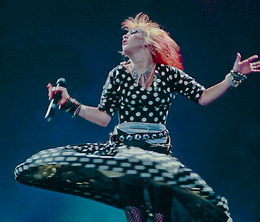 image-https://media.senscritique.com/media/000022154567/0/cindy_lauper_let_the_canary_sing.png