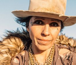 image-https://media.senscritique.com/media/000022177121/0/linda_perry_let_it_die_here.jpg