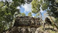 Naachtun, le royaume maya révélé