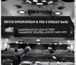 image-https://media.senscritique.com/media/000022196766/0/bruce_springsteen_and_the_e_street_band_darkness_on_the_edge_of_town_paramount_theatre_new_jersey.jpg
