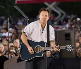 image-https://media.senscritique.com/media/000022268217/0/bruce_springsteen_le_chanteur_qui_murmurait_a_l_oreille_de_l_amerique.webp