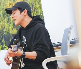 image-https://media.senscritique.com/media/000022272793/0/cho_jung_seok_apprenti_chanteur.jpg