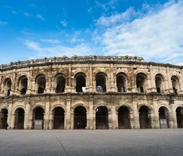 image-https://media.senscritique.com/media/000022405893/0/nimes_au_coeur_de_la_cite_antique.webp