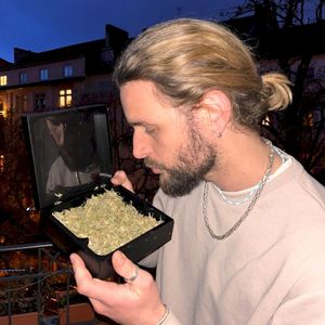 BUBATZLEGAL (Single)