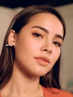 Urassaya Sperbund (Yaya)