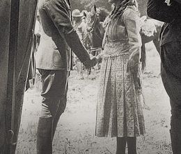 image-https://media.senscritique.com/media/000022650629/0/la_petite_vivandiere.jpg