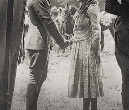 image-https://media.senscritique.com/media/000022650630/0/la_petite_vivandiere.jpg
