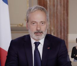 image-https://media.senscritique.com/media/000022752704/0/la_fin_de_l_age_de_fer.jpg