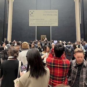 Distracted by the Mona Lisa (Single)